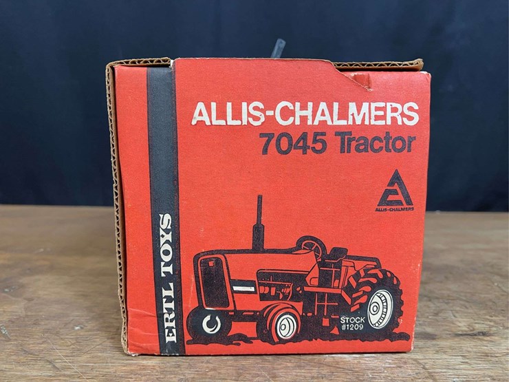 1/16-ac-7045-nib-ertl-image-4