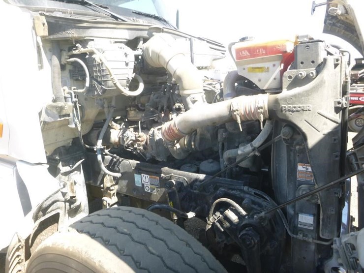 2020-peterbilt-567-image-26