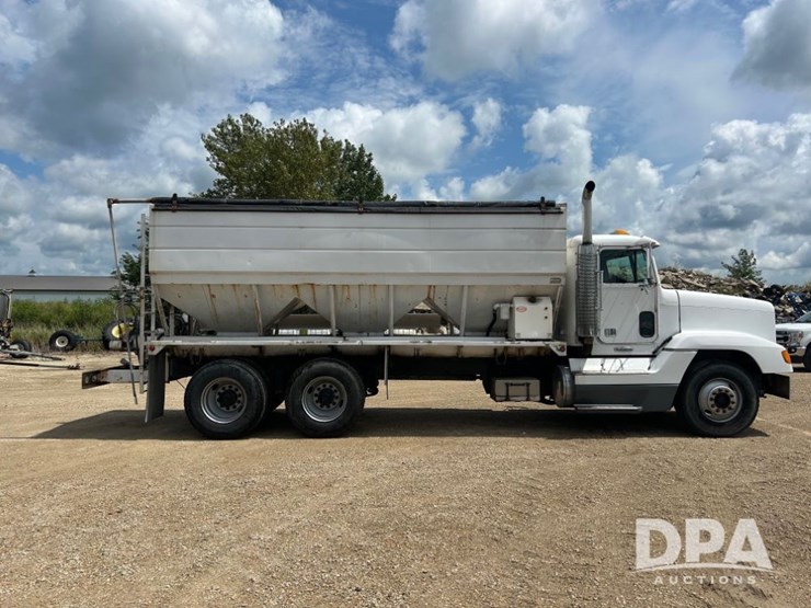 2000-freightliner-dry-tender-truck-(mn1096,-unit-369)-image-7