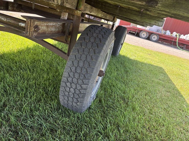flat-hay-rack,-94”x13.5’,-2”-wood-deck,-on-4-wheel-gear,-16”-tires,-hoist-image-6