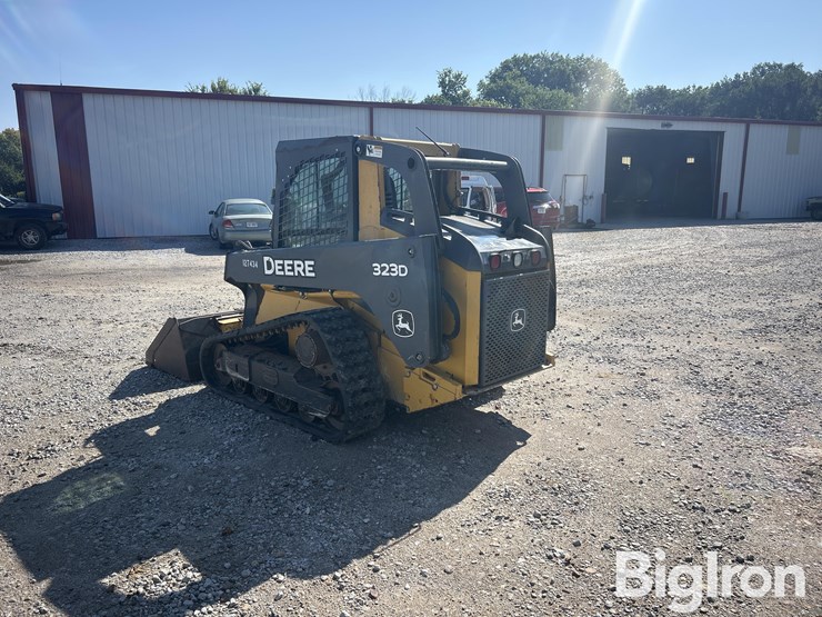 2013-deere-323d-image-7