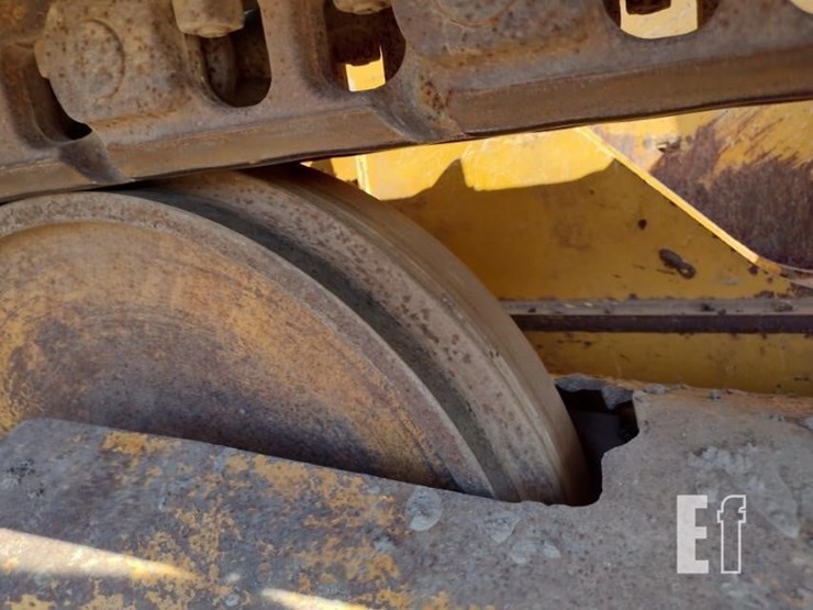 2012-deere-700j-lt-image-25