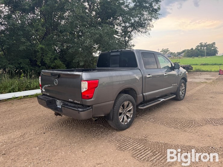 2017-nissan-titan-image-5