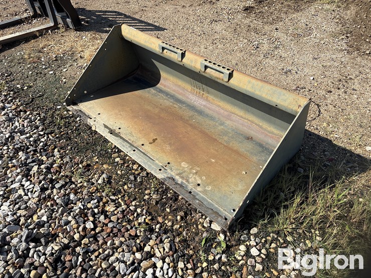 bobcat-68”-heavy-duty-skid-steer-bucket-image-1