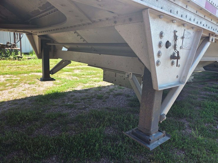 2013-wilson-50'-hopper-bottom-trailer,-84"-wide-with-102"-sides,-commodity-tubes,-ddl-triple,-electr-image-7