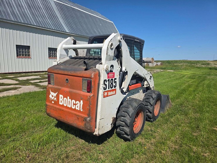 2010-bobcat-s185-image-8