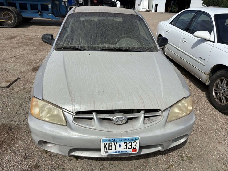 2000-hyundai-accent,-2-door,-175/70r13-tires,-5-speed-manual,-cloth,-receiver-hitch,-161058-miles,-t-image-2