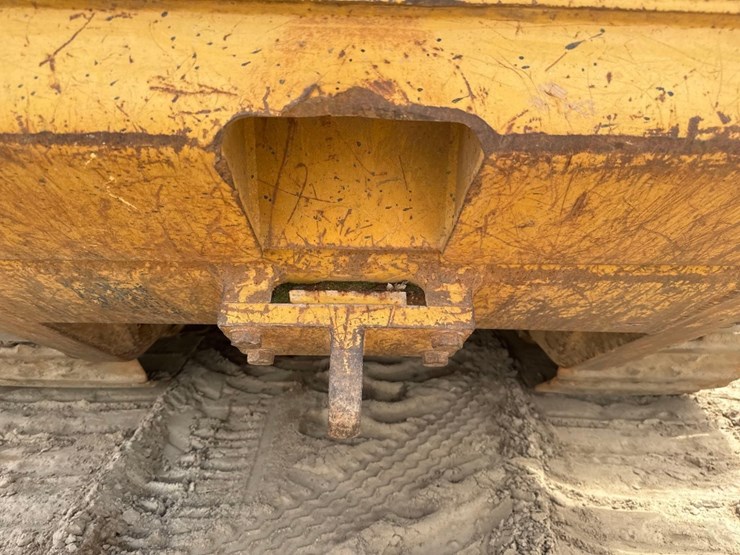 2002-caterpillar-973c-image-17