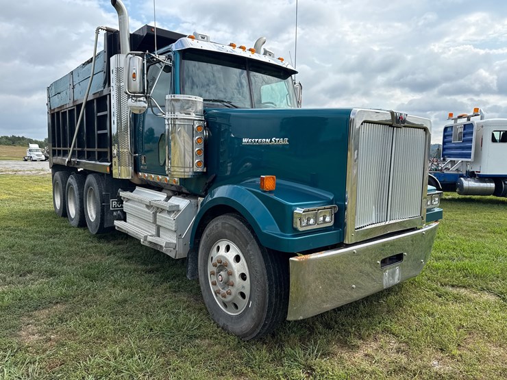 western-star-4900-image-2