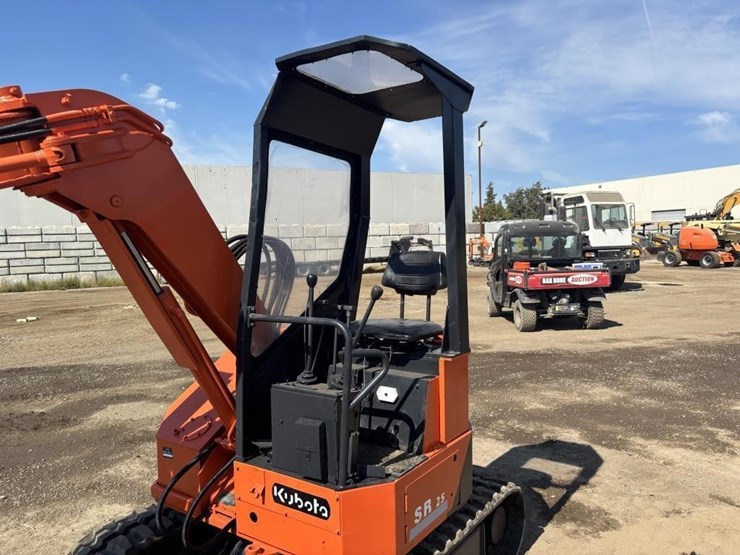 kubota-sr25-hydraulic-excavator-image-22