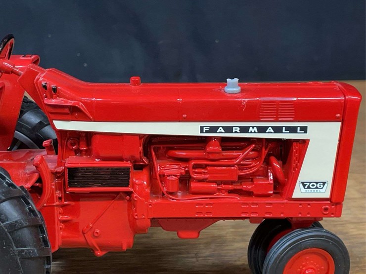 1/16-farmall-706-firestone-nib-ertl-image-19