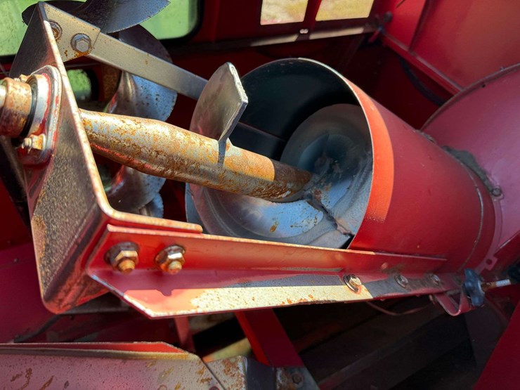 1997-case-ih-2388-image-22