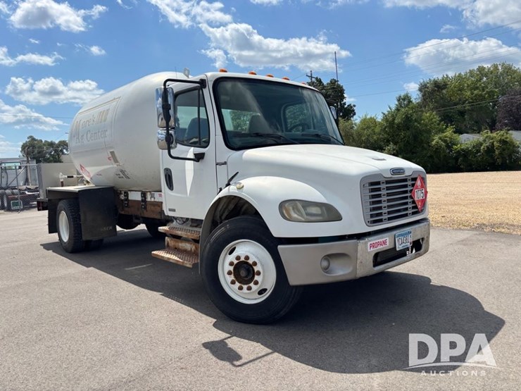 2006-freightliner-business-class-(dr12083)-image-18