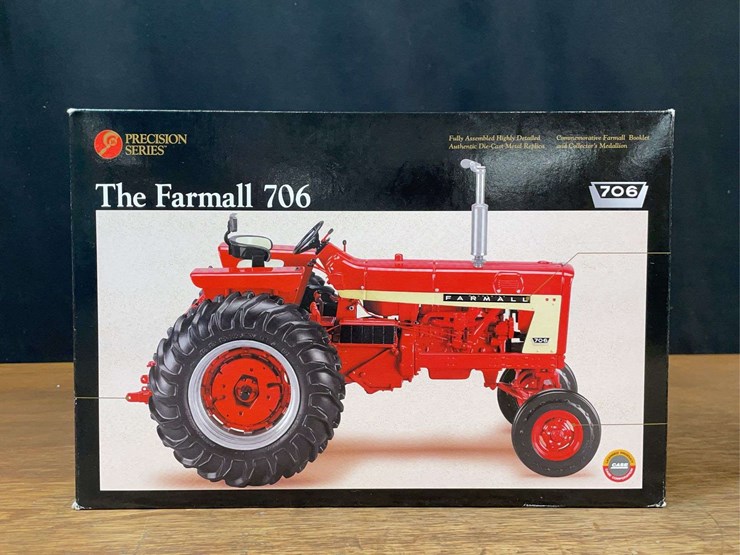 1/16-farmall-706-precision-nib-ertl-image-16