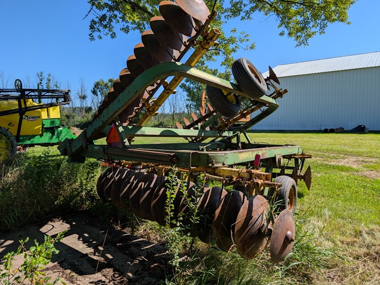 john-deere-220-image-13