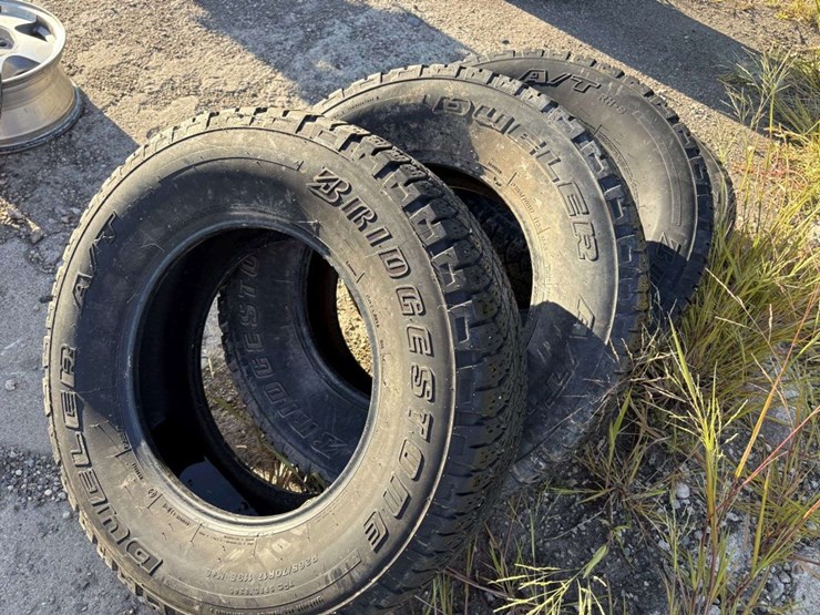 (4)-bridgestone-dueler-a/t-tires,-265/70r17-image-2