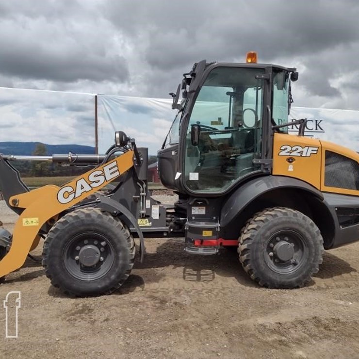 2021 CASE 221F