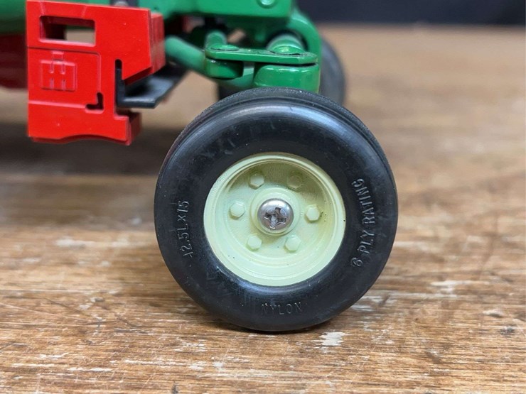 1/16-oliver-1655-customized-image-10