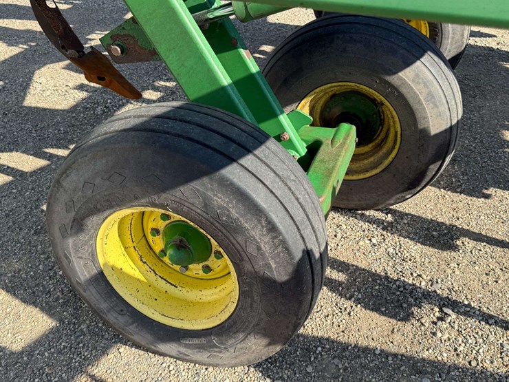 john-deere-2700-image-16