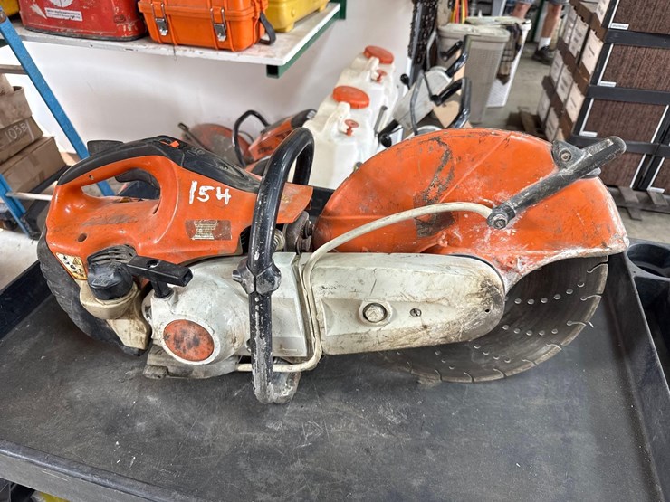 stihl-ts420-gas-cutoff-saw-support-equipment-image-1