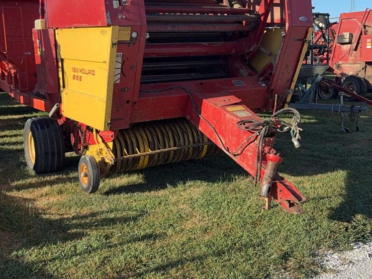new-holland-855-image-2