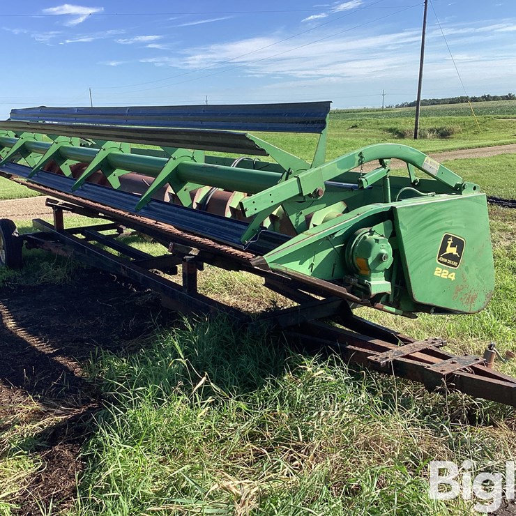 JOHN DEERE 224