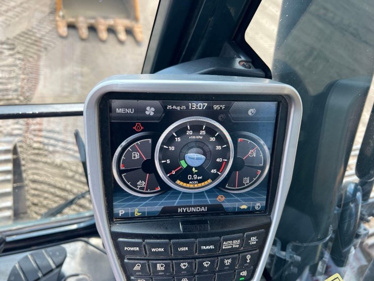 2019-hyundai-hx300l-image-42