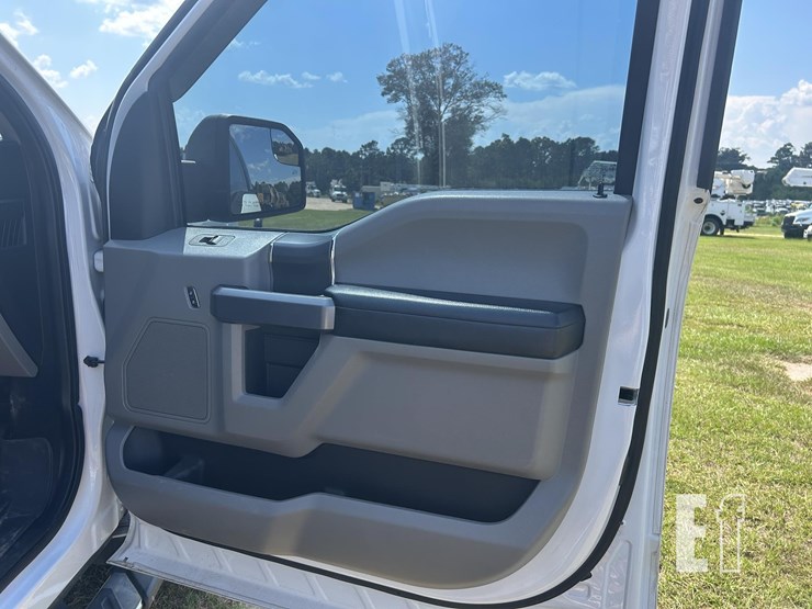 2019-ford-f150-image-35