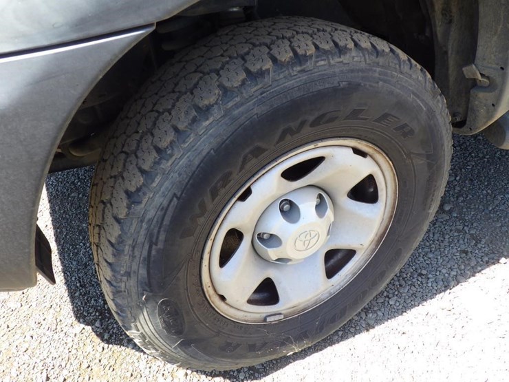 2014-toyota-tacoma-image-12