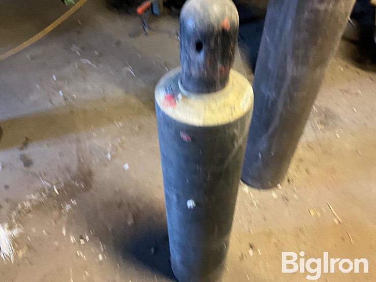 compressed-gas-cylinder-image-7
