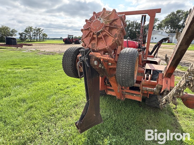 ditch-witch-r65-image-16