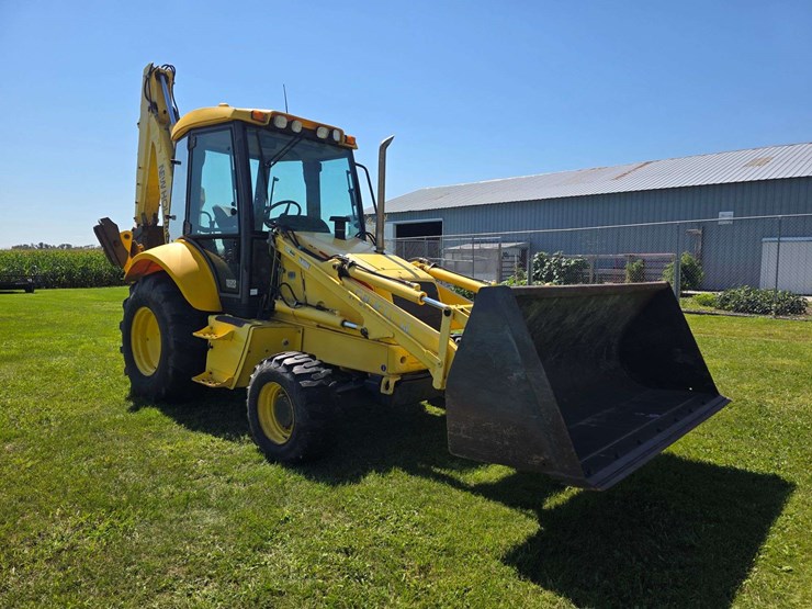 new-holland-lb75-image-31