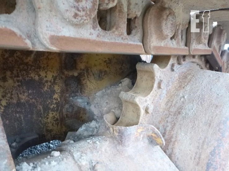 2005-caterpillar-d4g-xl-image-23