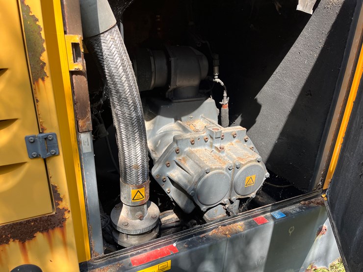 #104-•-atlas-copco-xahs-836-trailer-mounted-air-compressor-image-9