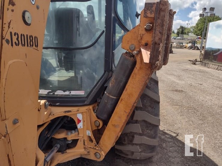 2012-case-580sn-wt-image-34