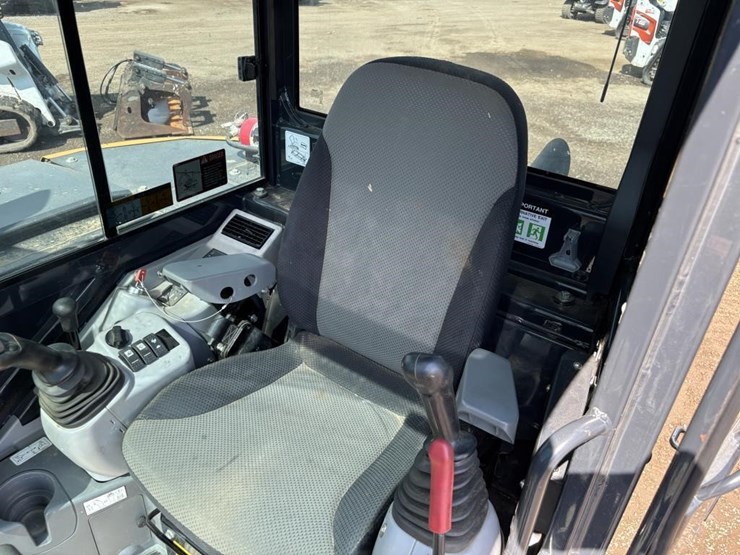 2023-deere-60g-image-26