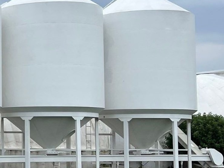 2---friesen-bulk-seed-bins-(jn2694-&-jn2695)-image-4
