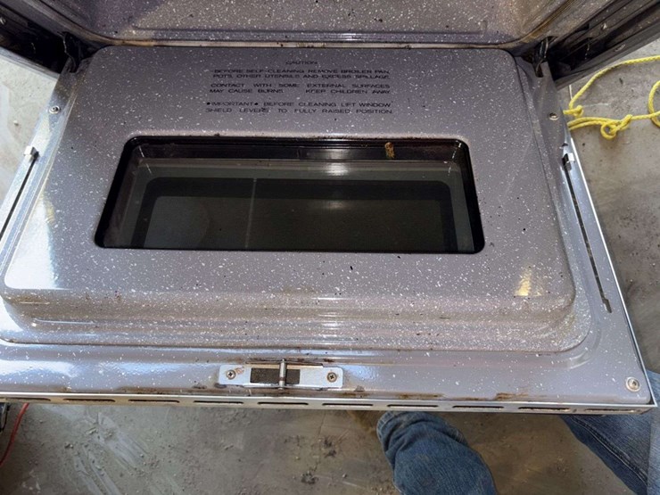amana-electric-range,-4-burners,-oven-image-4