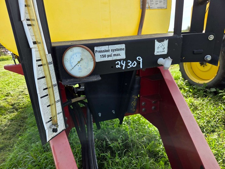 gregson-sprayer,-60’-boom,-adjustable-axles,-1000-gallon-tank,-100-gallon-rinse-tank,-12.4-x-38”-tir-image-13
