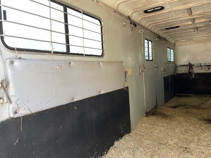 #6303-•-2003-hawk-horse-trailer,-(sells-with-paperwork-to-obtain-title-from-dmv)-image-24