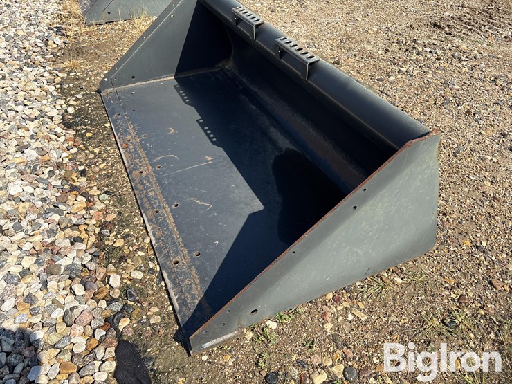 bobcat-68”-heavy-duty-skid-steer-bucket-image-9