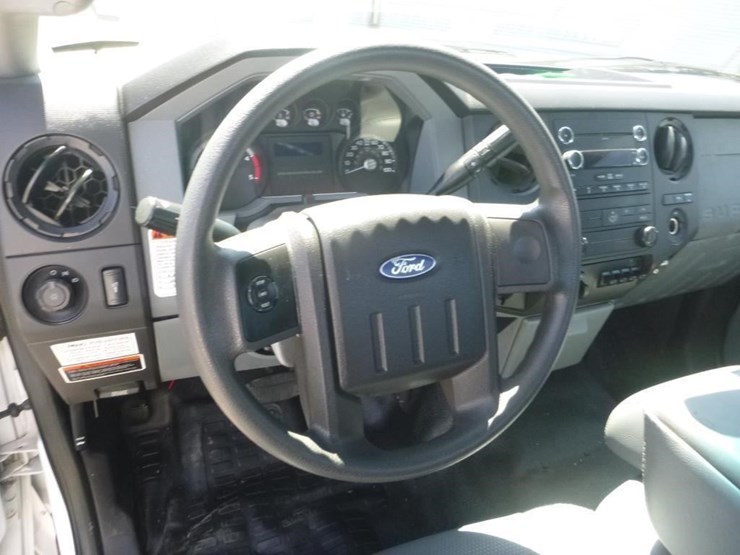 2011-ford-f550-image-26
