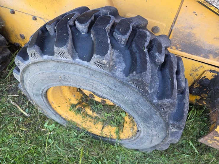 john-deere-250-image-16