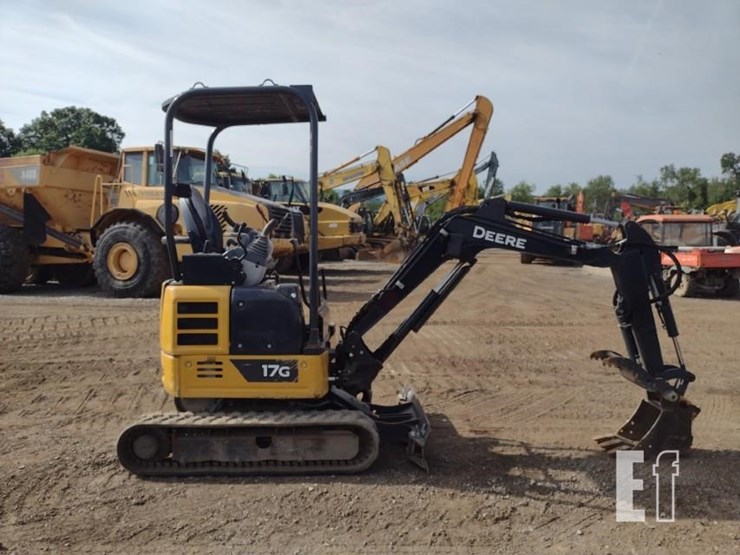 2022-deere-17g-image-3