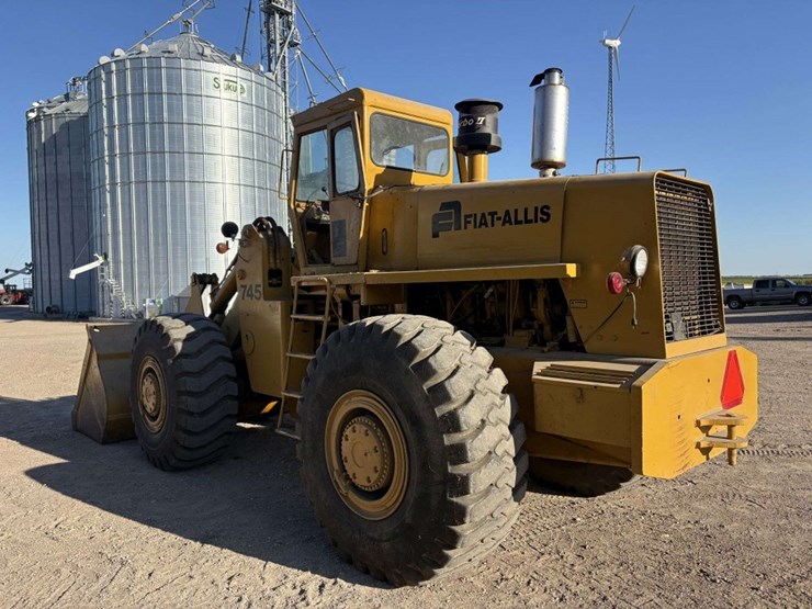 allis-chalmers-745-wheel-loader,-23.5-25-tires,-20-ply-fronts,-16-ply-rears,-115”-material-bucket,-w-image-5
