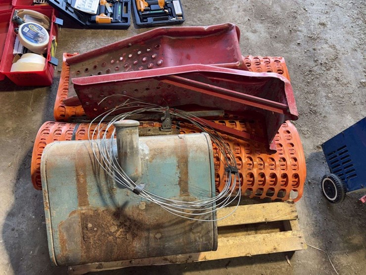(2)-rolls-poly-snow-fence,-pair-of-car-ramps,-wire,-fuel-tank,-buying-all-for-one-money-image-3