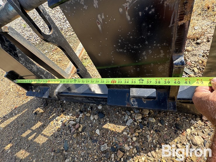 48”-skid-steer-pallet-forks-image-12