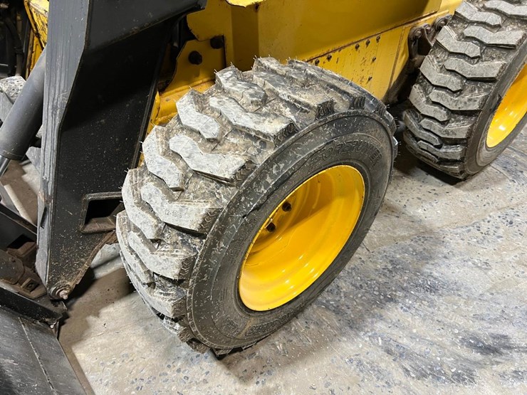 new-holland-ls180-image-12