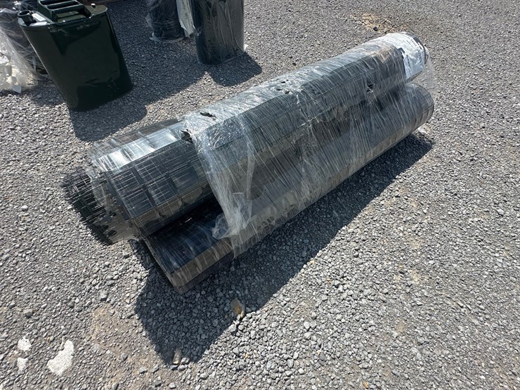 #28471-•-lot-of-(3)-rolls-wire-mesh-fence-image-1