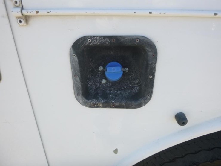 2011-ford-f550-image-19